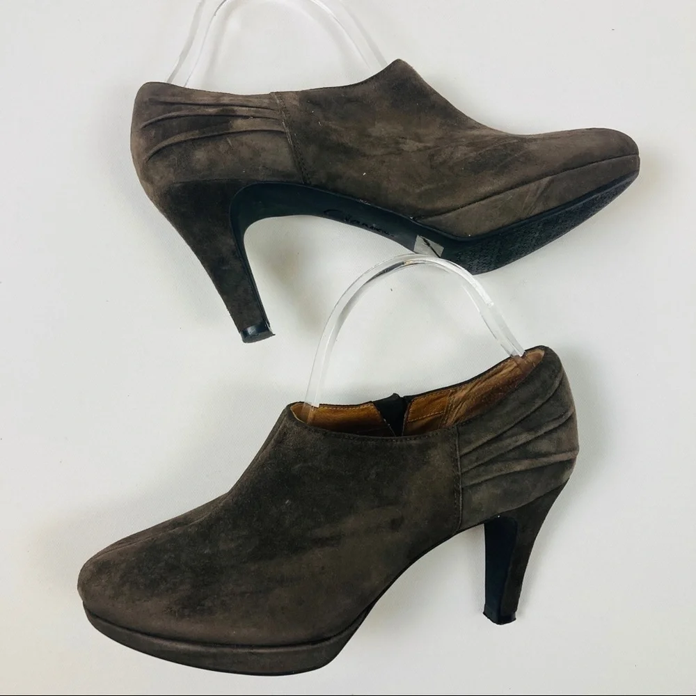 2/$30 Clarks Indigo Heeled Suede Booties 10M